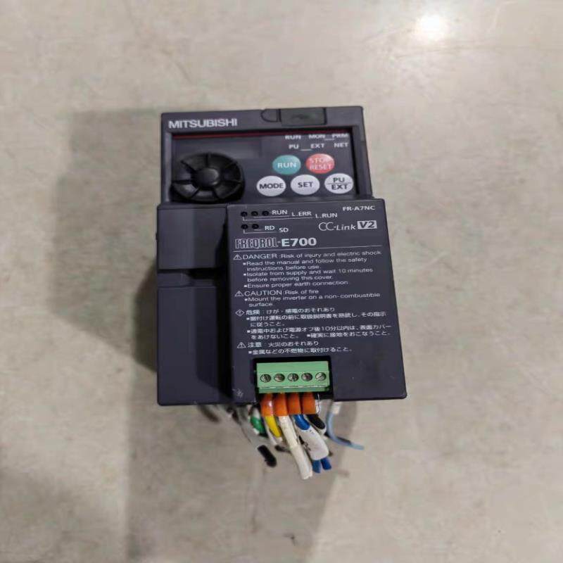 【议价】三菱变频器E700系列 FR-E720-01K 原装拆机带