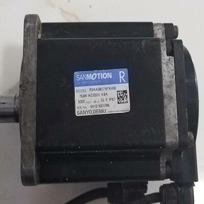 【议价】伺服电机R2AA08075FXH00