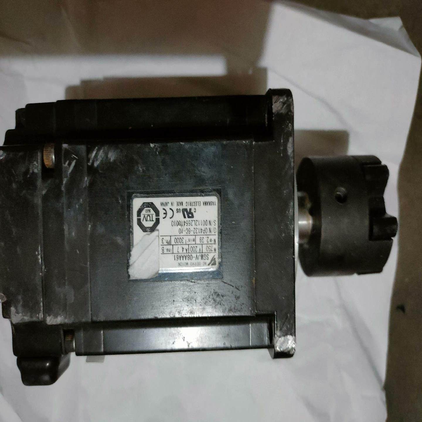 【议价】日本产安川伺服电机SGMJV-08AAA61750W 20