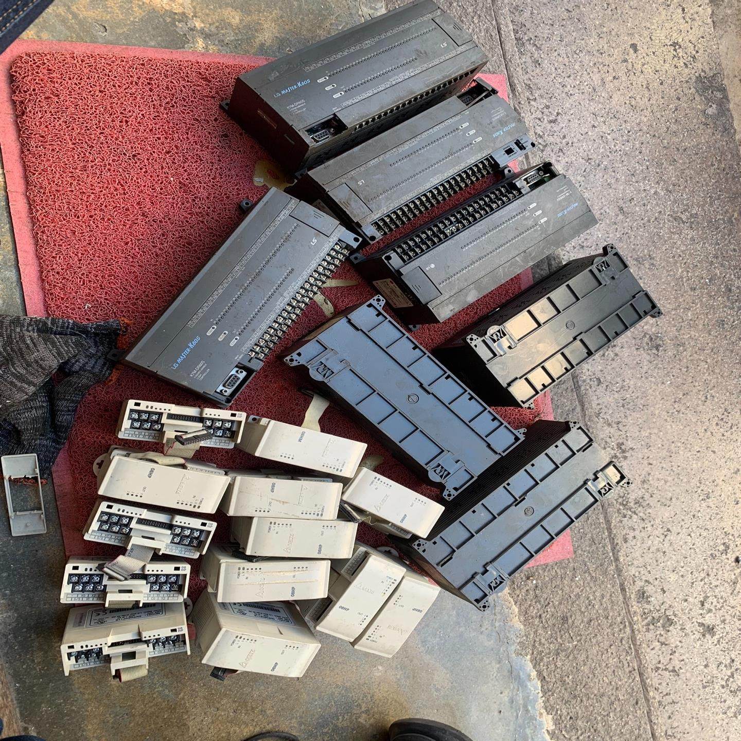 [议价]台达plc扩展模块dⅴp16hp11r  成色如图 13个打