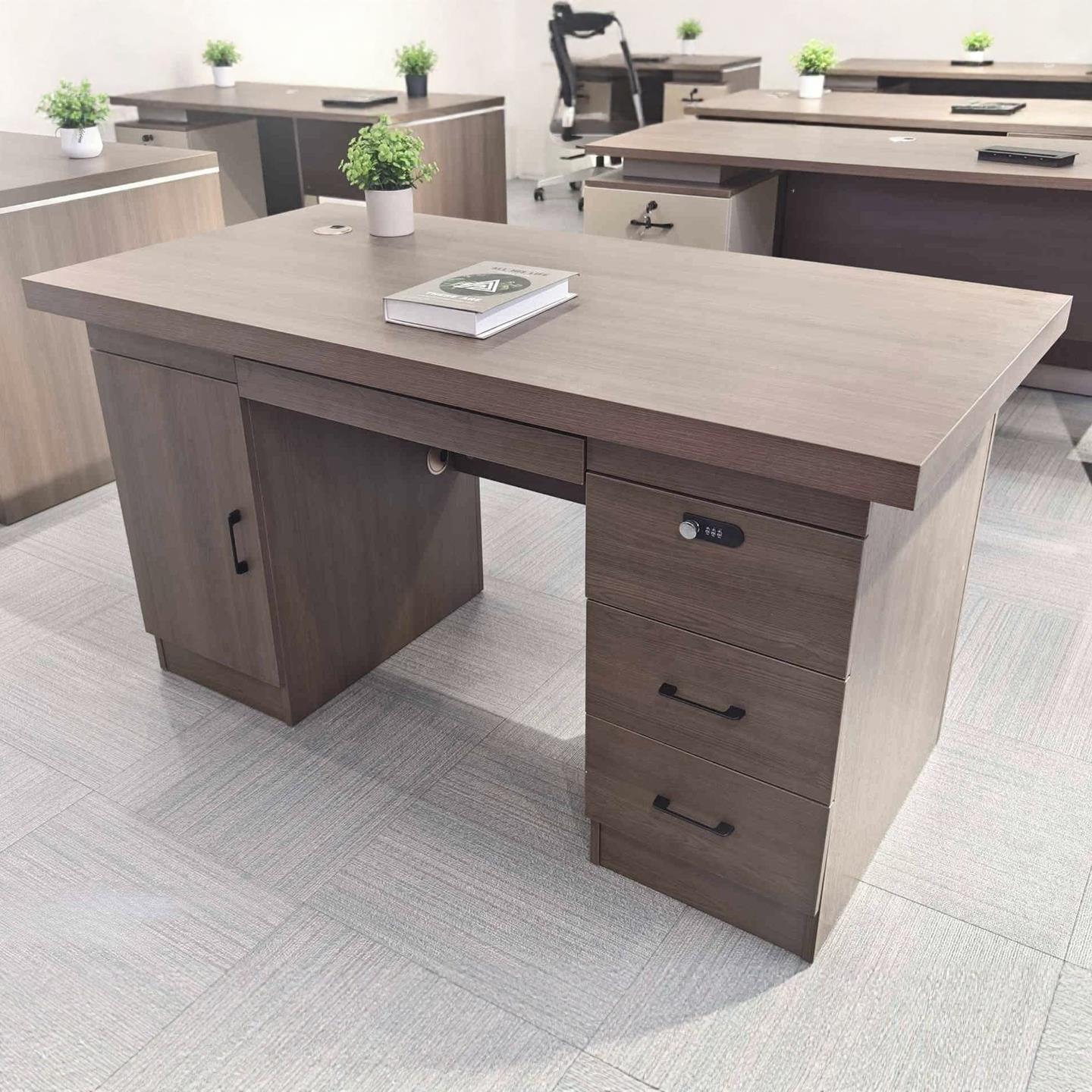 主管桌财务桌行政单人办公桌加厚简约现代职员电脑桌屏风工作卡位