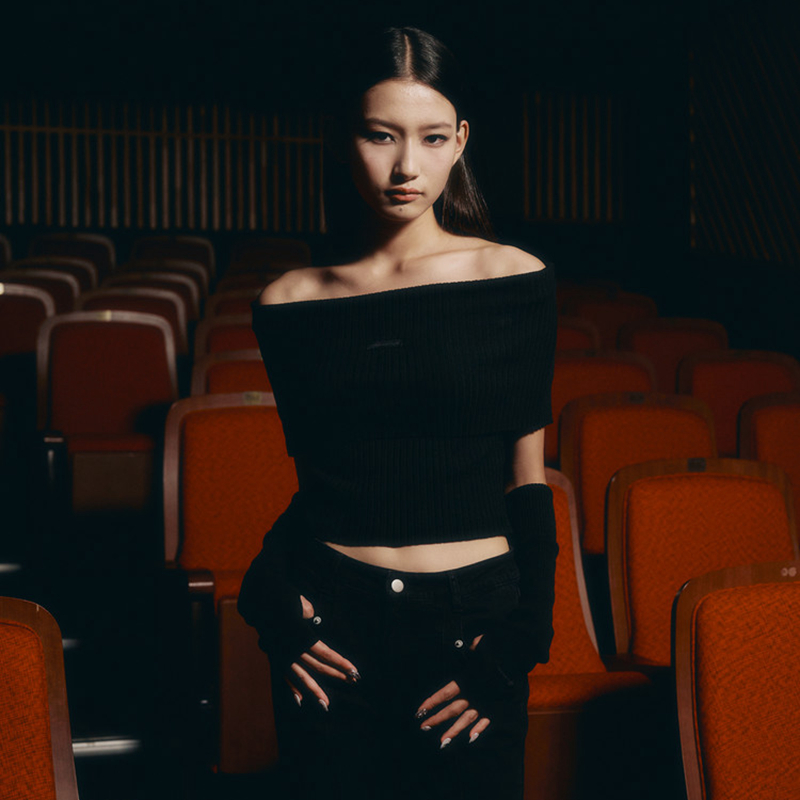 CARQ潮酷春秋冬一字肩黑色针织上衣修身显瘦短款辣妹针织上衣女