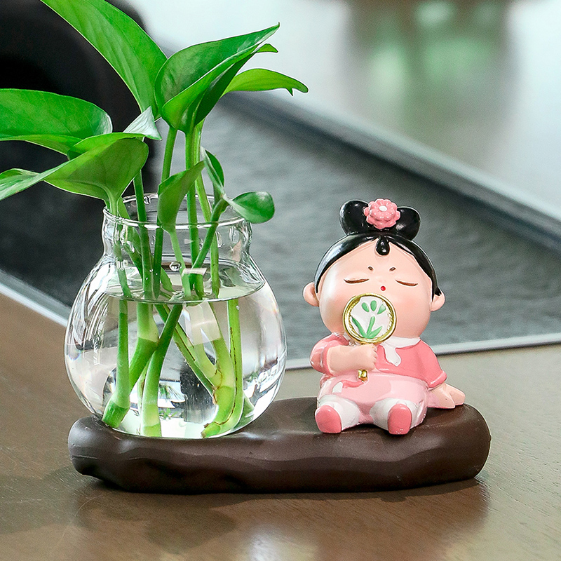 粉色格格工位办公室玄关飘窗摆设