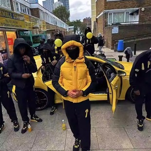 Trapstar 新款时尚夹克解码休闲防风拱形连帽徽标加厚羽绒服外套