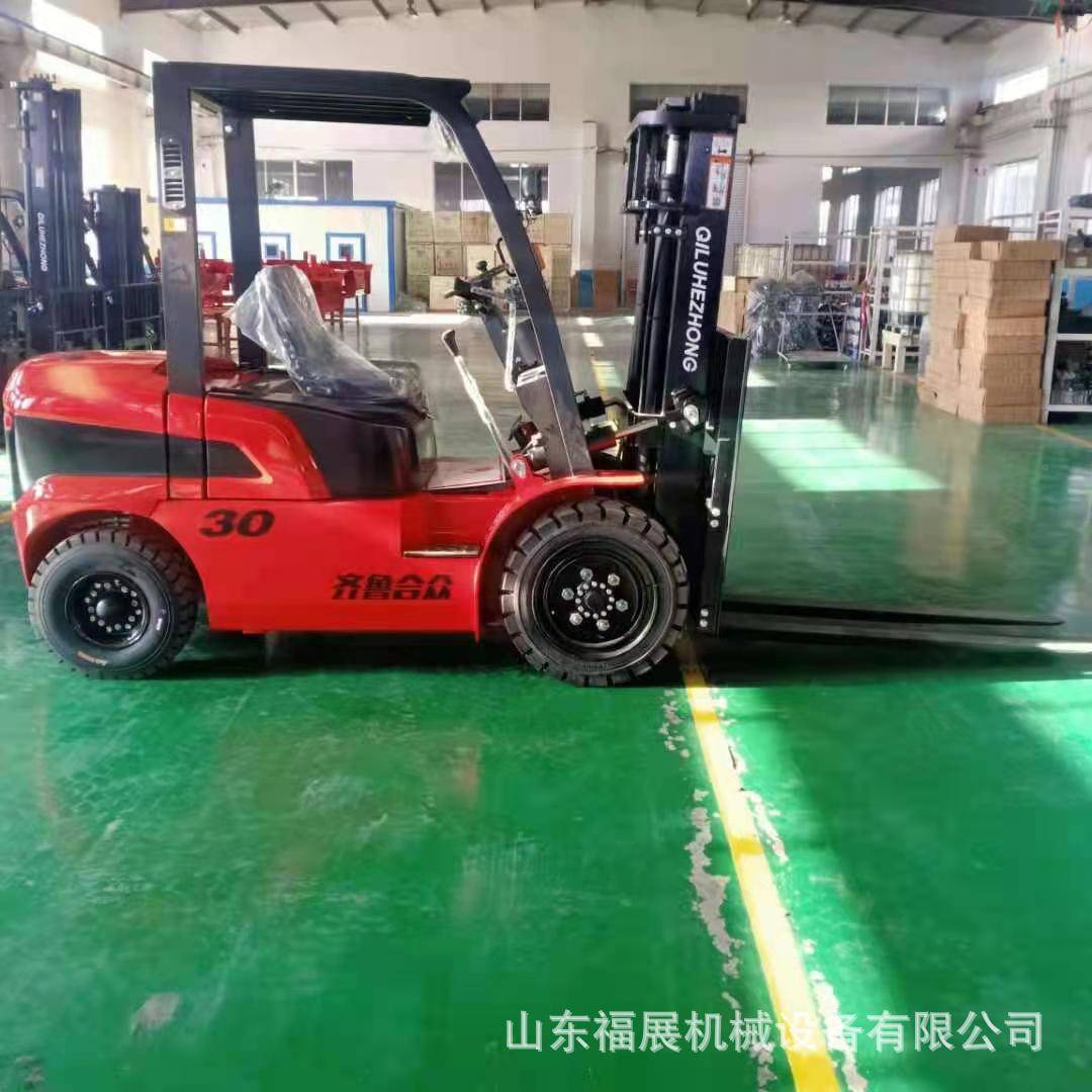 轮柴油燃料叉车四 消耗货物搬运装载叉车 四轮低cpc30内式叉燃机