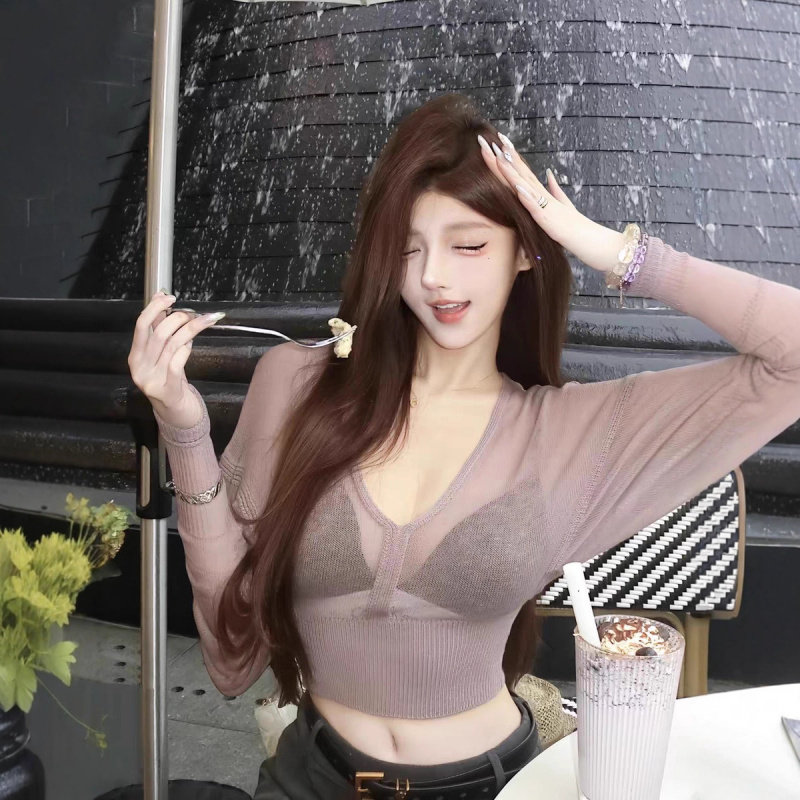 紫色性感微透视设计领针织衫女娇欲娇柔显身材短款上衣