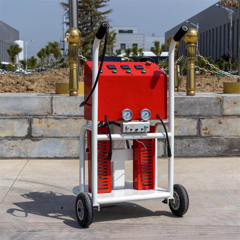 高压气动cnmc-e4喷涂酯机 家 聚cnmc-e4脲聚厂氨喷涂机价格 涂出