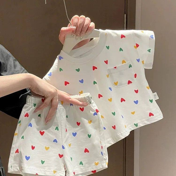 女童套装2026新款夏季儿童时髦短袖T恤爱心短裤宝宝两件套潮女童