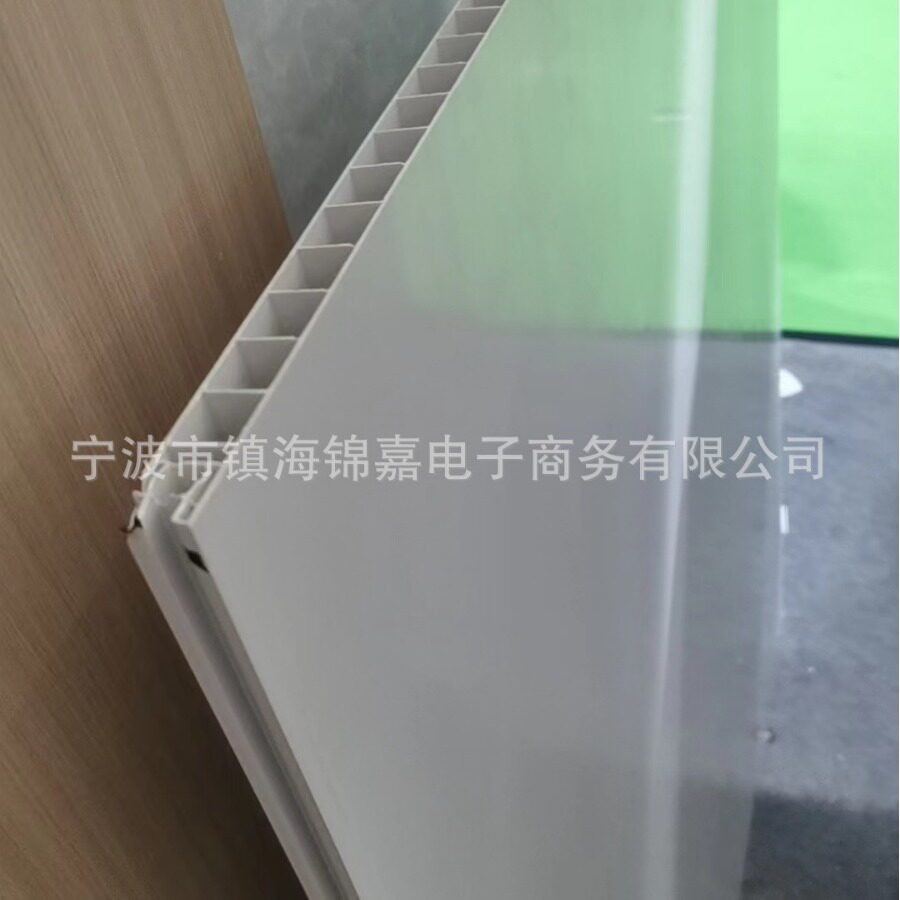 PVC塑钢护墙板洗澡房装饰板隔断塑料板墙体包装材料白色木纹建材