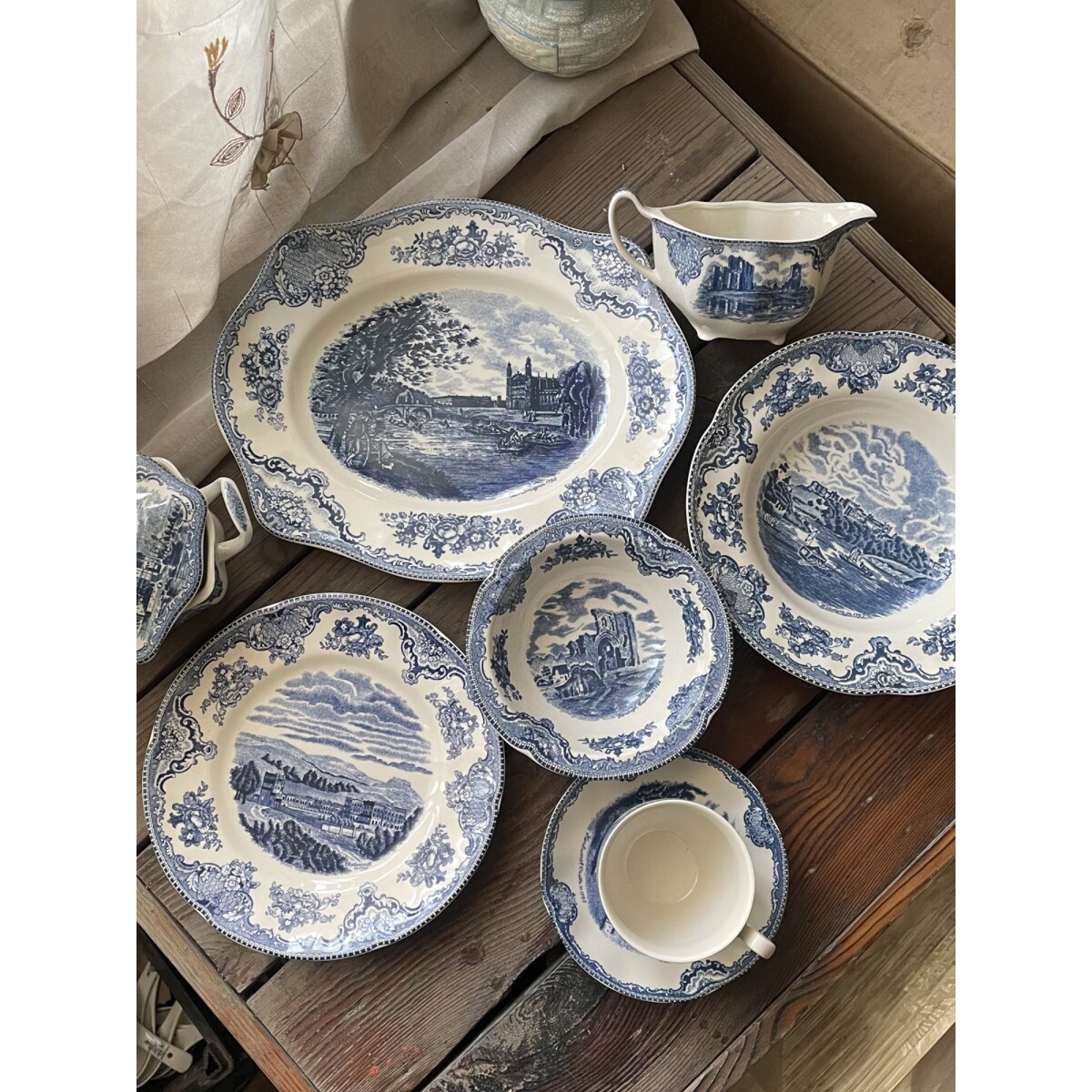 出口英国复古红蓝城堡釉下彩古装饰盘西餐盘正餐陶瓷盘牛排盘