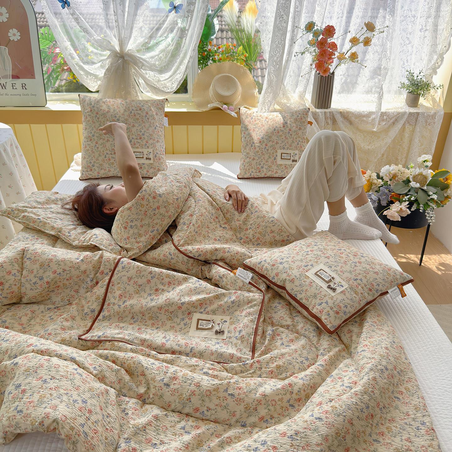 云舒棉 ins碎花 叠0抱车用被子两用2折26新款靠背枕二合一可yssz6