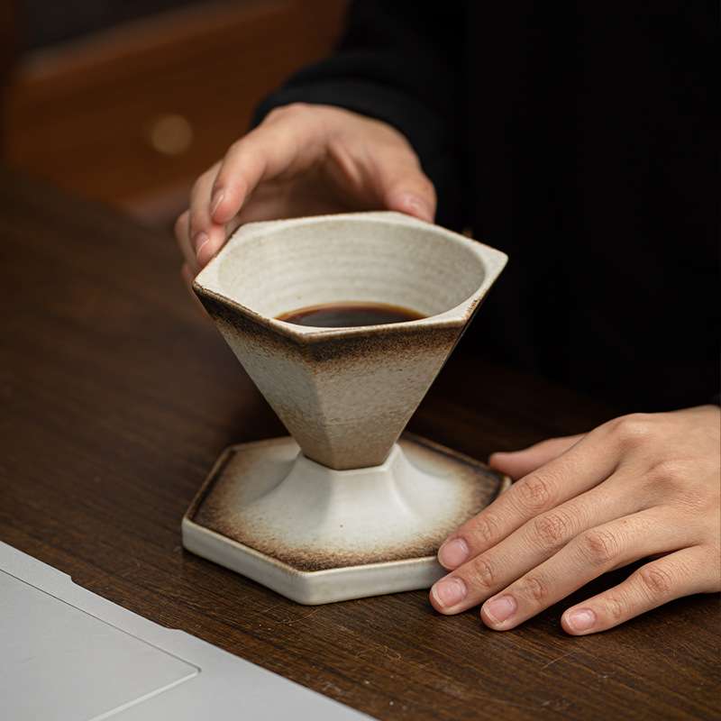 粗陶釉下彩咖啡杯中式复古陶瓷杯简约拉花拿铁杯创意马克杯带底座