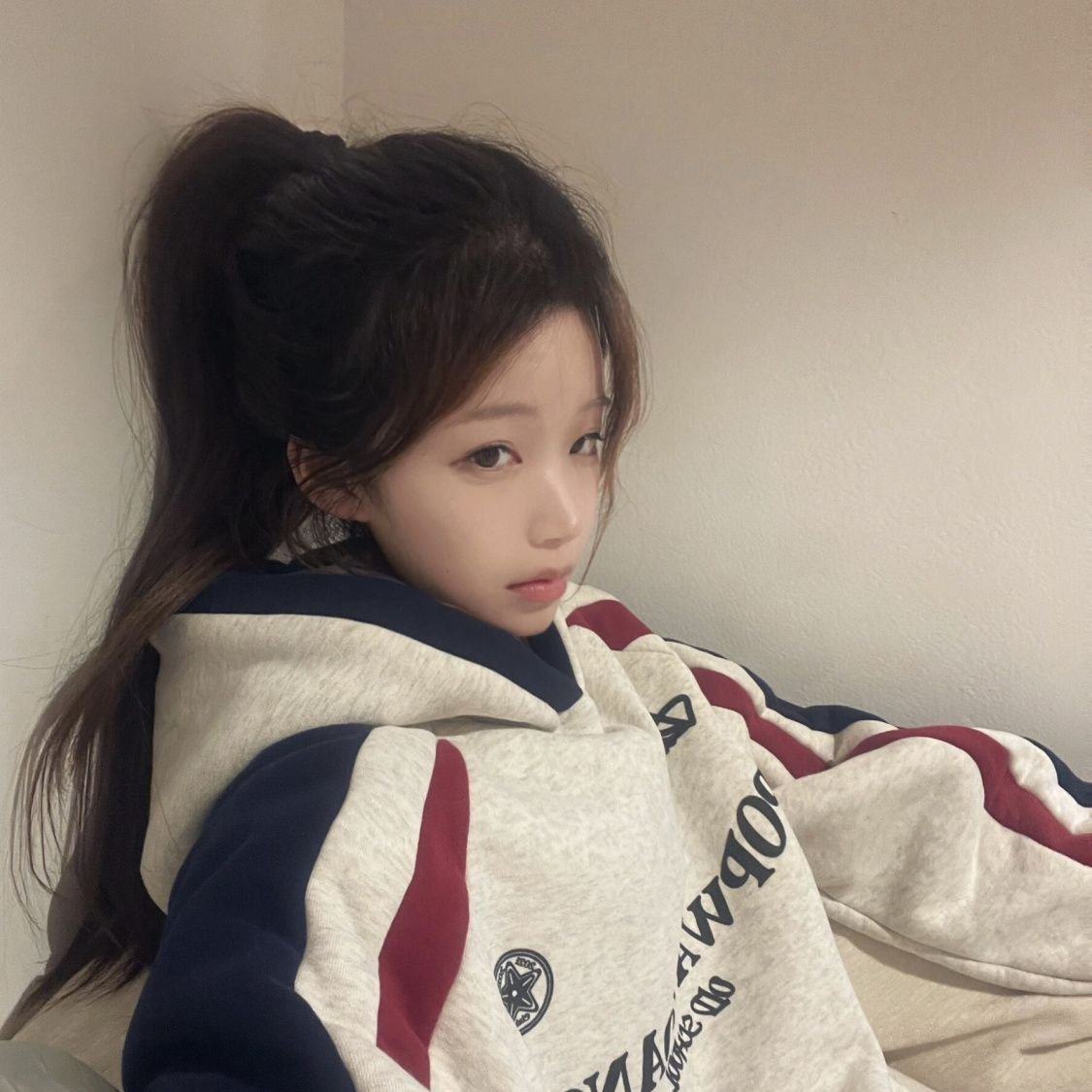 420克华棉复合银狐绒 连帽无绳插肩撞色袖卫衣