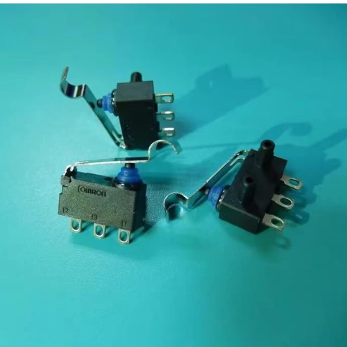 原装进口OMRON 欧姆龙 D2HW-BL271H 微动开关 防水汽车门锁微动