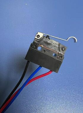 原装OMRON欧姆龙D2SW-P01L3带防水微动开关小型防尘防油行程开关