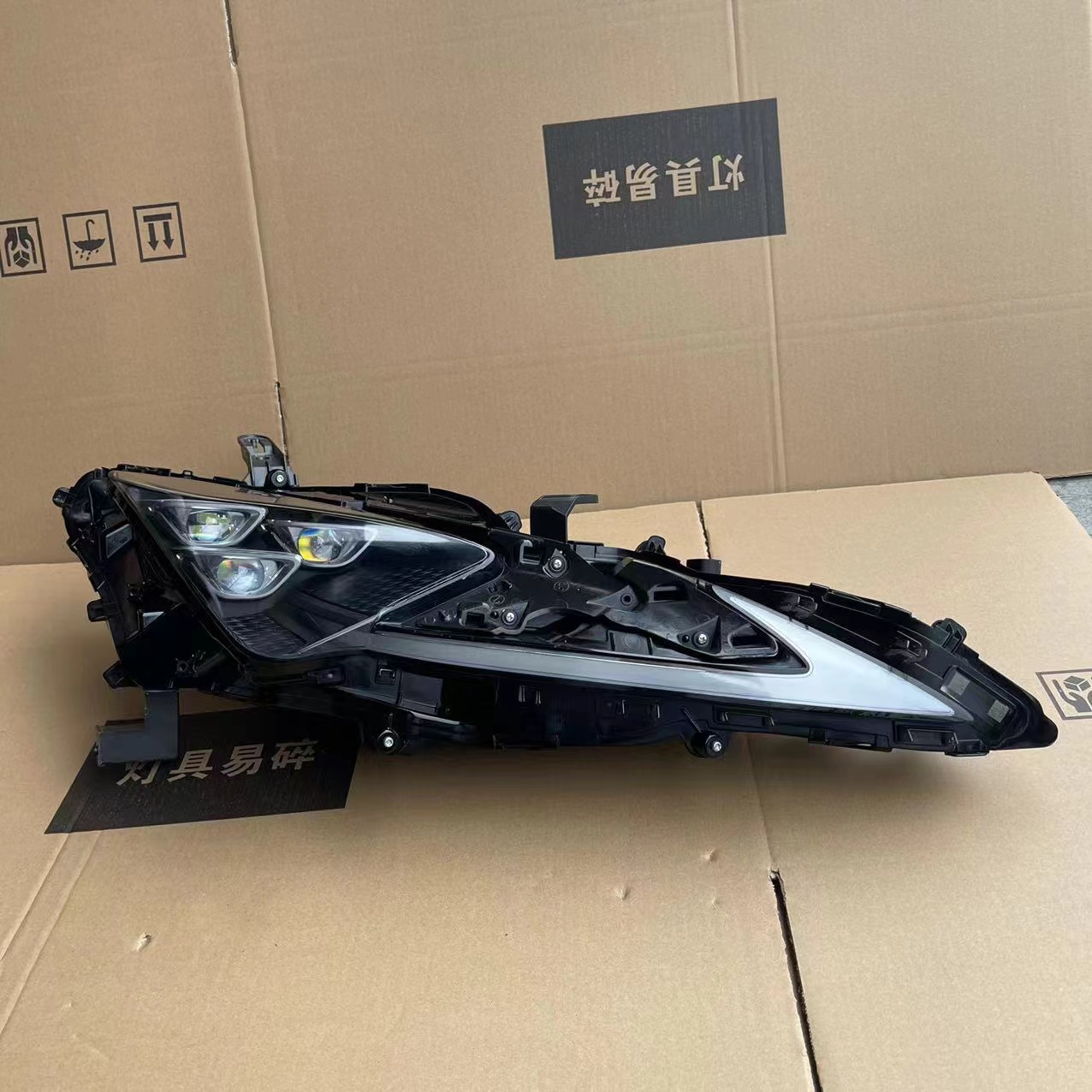 适用凌志雷克萨斯RC LX UX LM 260H 200T 200F 300H 500H大灯总成