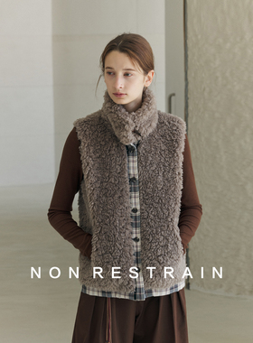 NON RESTRAIN格纹拼接无袖皮草外套女牛角扣立领仿羊羔毛背心马甲