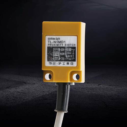 沪工电感式感应传感器TL-N5ME1方形接近开关DC直流24V三线NPN常开