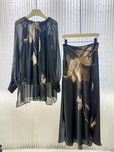 海燕家新款 S300Q305对 一枝花系列气质松弛印花100桑蚕丝套装