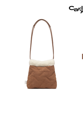 Carlyn  SHEARLING TWEE MINI棕色毛绒垃圾袋单肩包手提云朵包