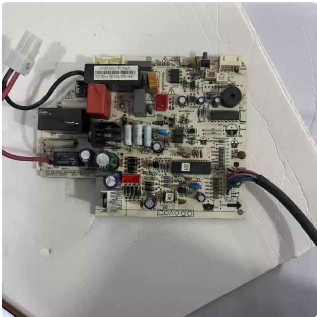 美空调主板 KFR-32G/BP2DY-E 202302100037 变频板8线