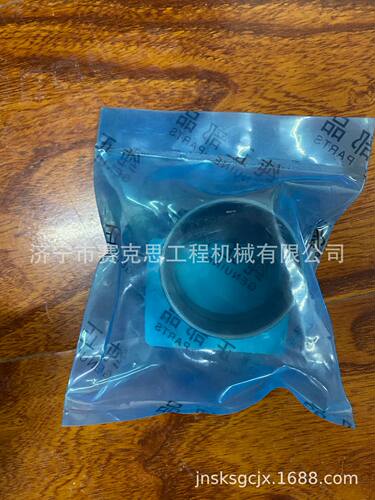 适用于6D95L-1发动机惰轮齿衬套6204-31-6340