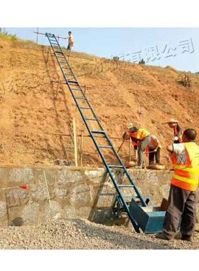 小型斜坡砂浆上料机建筑工地爬山虎提升机高速公路斜护坡运料机
