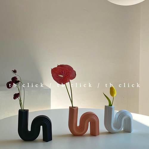 click自制陶瓷雕塑艺术花瓶摆件插花器s型民宿样板间陈列家居装饰