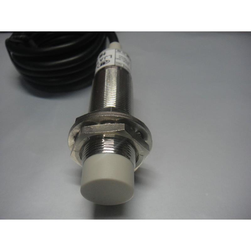 电容式接近开关CJM18-8N1(N2) NPN常开(常闭）