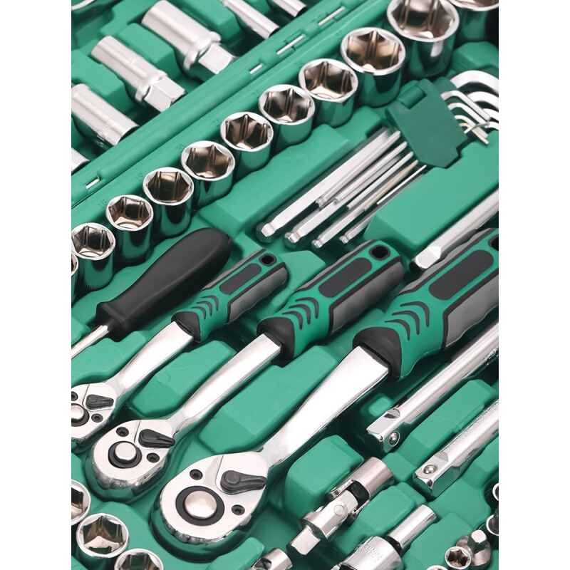 。121件套汽修工具套装套筒扳手组合棘轮快速扳手修车工具箱套装