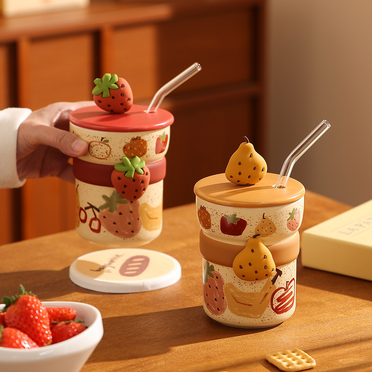 甜欧尼高颜值带盖陶瓷吸管杯特别好看的水果手握杯果汁杯喝水杯子