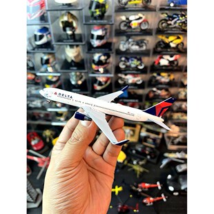 1:400比例合金飞机波音767-300客机达美航空有天线版礼品级藏品