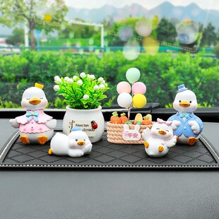 加油鸭全家福汽车内中控台上装饰品车载香薰水摆件可爱女2025新款