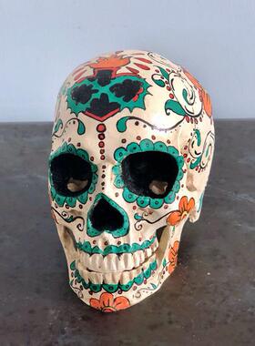 万圣节骷髅头手绘彩色摆件装饰品个性礼物酒吧纹身店拍照道具万