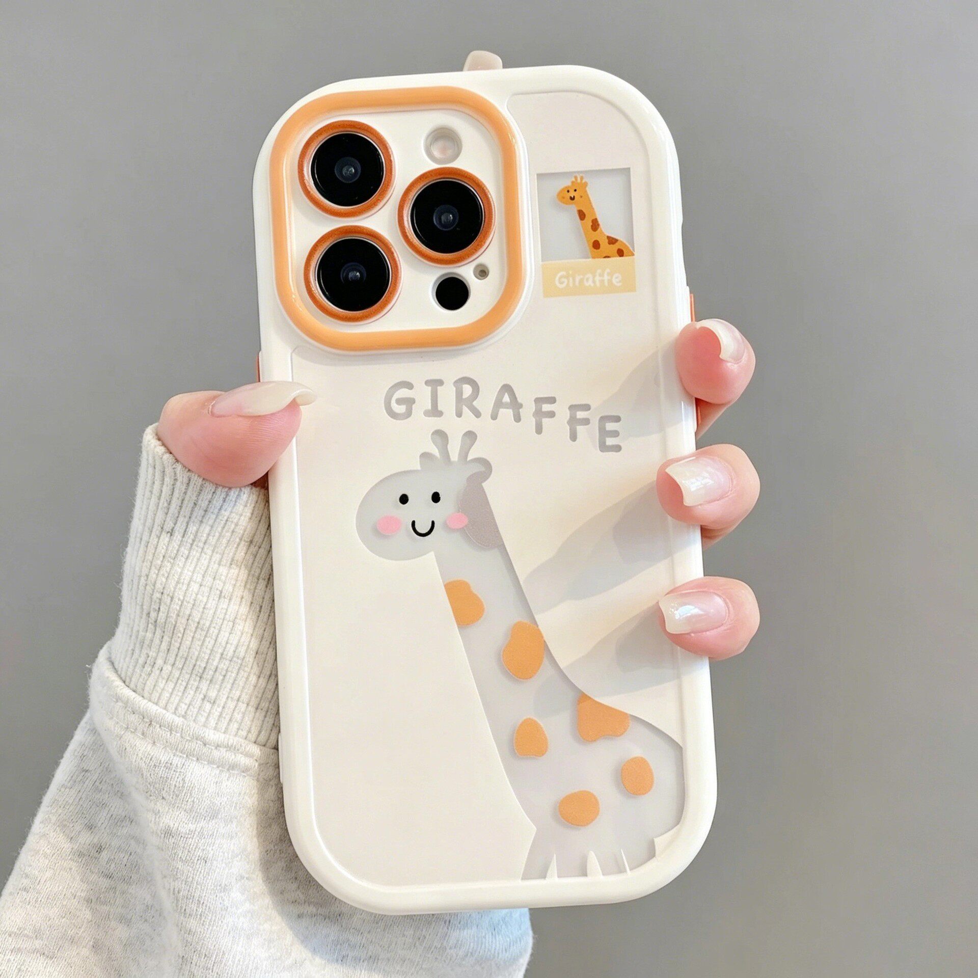 适用iPhone16奶油白长颈