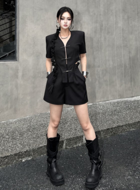 Blackgirl新款【东方力量】黑色领口设计感上衣短裤套装直角肩