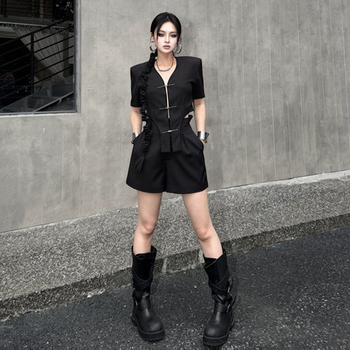 Blackgirl设计感上衣短裤套装