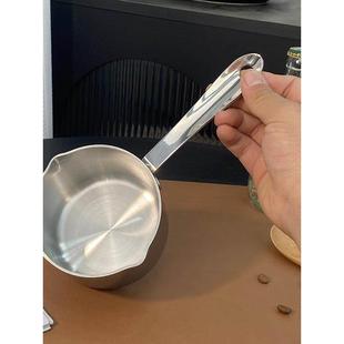 加厚1810不锈钢小牛奶锅，热黄油飞溅锅，炒胡椒锅，有导流嘴，食