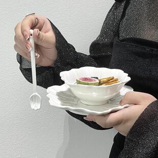 法式ins风浮雕荷花陶瓷甜品碗碟餐盘套装莲花家用早餐碗点心碟子