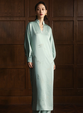 门里门外2025新品绿色山水画非遗云锦连衣裙直筒版型显瘦高级轻奢