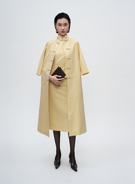 黄色塔夫绸无袖立领连衣裙BR24QQ0435C塔夫绸立领外套BR24QT0414C