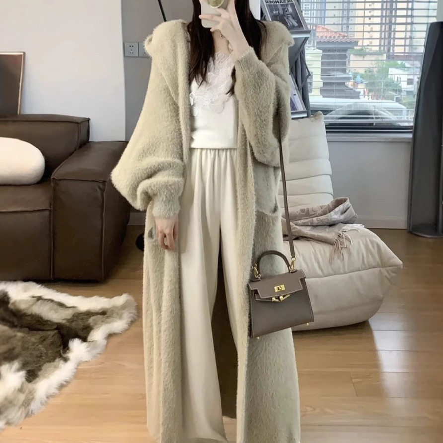 慵懒风白色长款毛衣外套女秋冬仿水貂绒宽松连帽过膝针织开衫加厚
