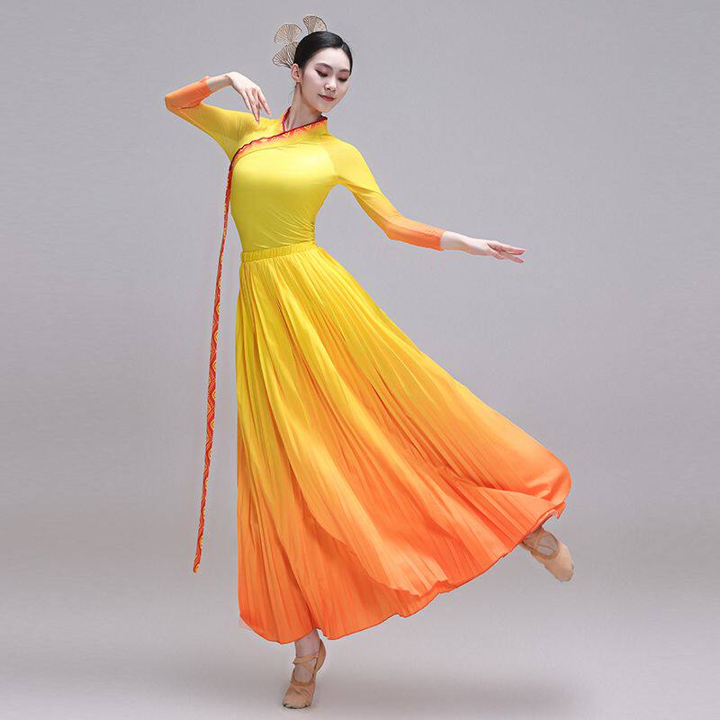 从来银杏不负秋舞蹈服装表演服女新款中老年演出服大摆裙广场舞蹈