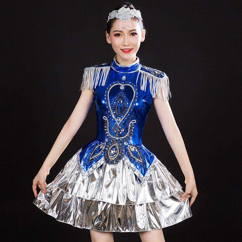 2024新款现代舞演出服亮片广场爵士舞服装成人女开场舞蹈短裙套装