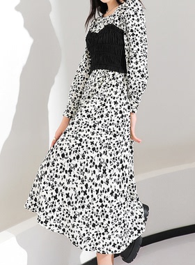 法式碎花两件套收腰显瘦连衣裙W22CZ4470