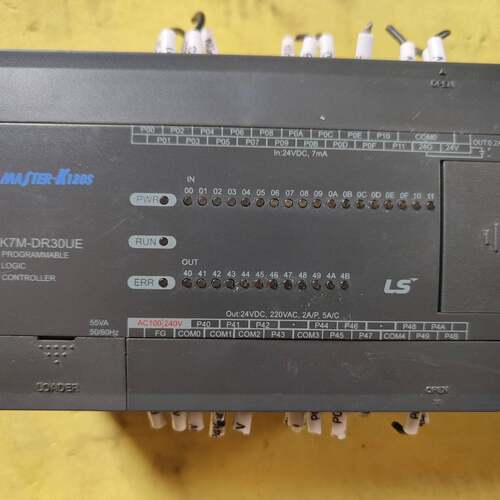 可维修    K7M-DR30UE 功能正常，成色漂亮，需要的