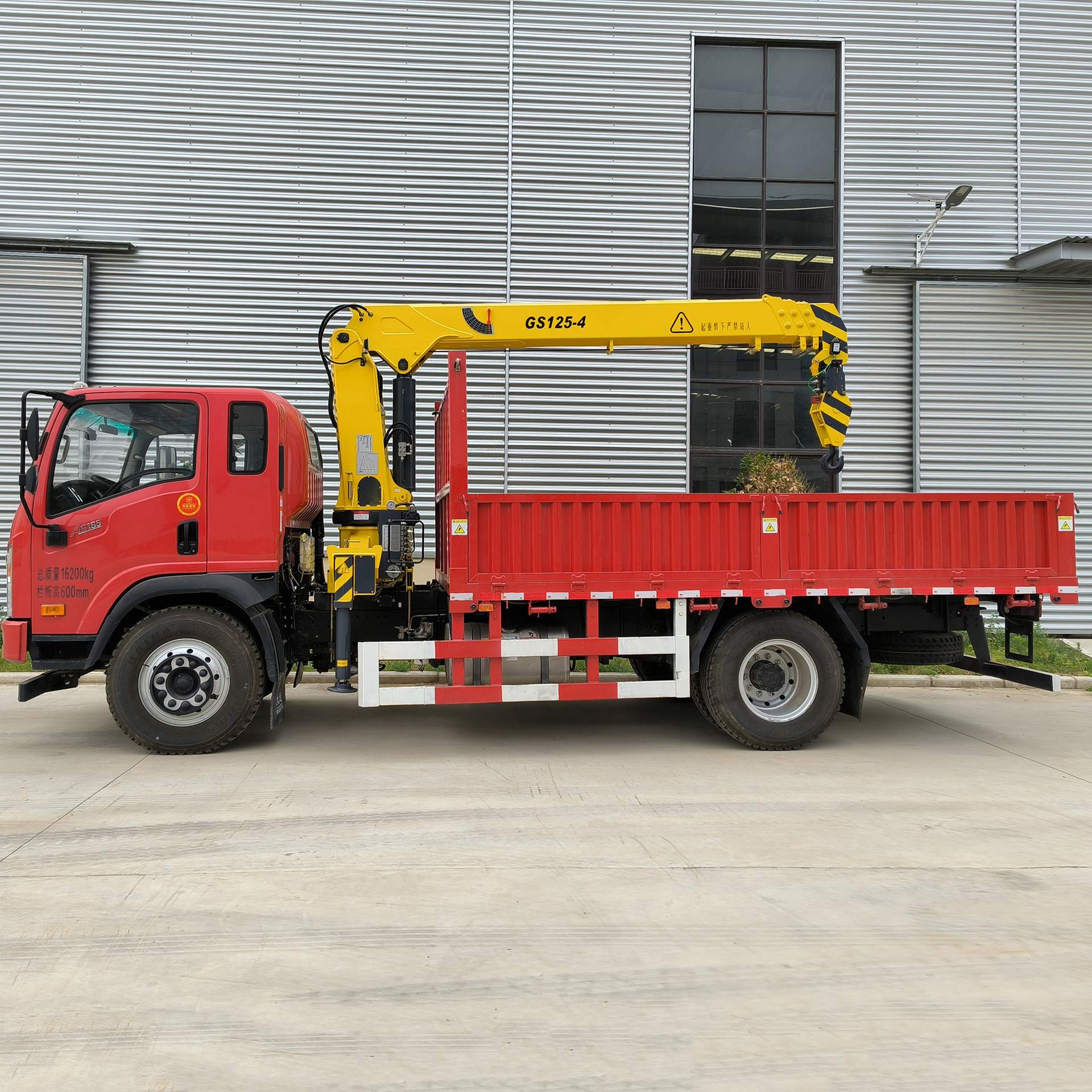 货车移动式5吨直臂吊机液压式小型随车吊6吨直臂伸缩吊小型吊机