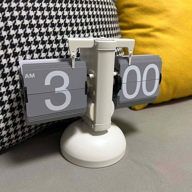 复古欧式简约个性翻页钟小天平造型家用客厅时尚座钟创意翻牌钟表