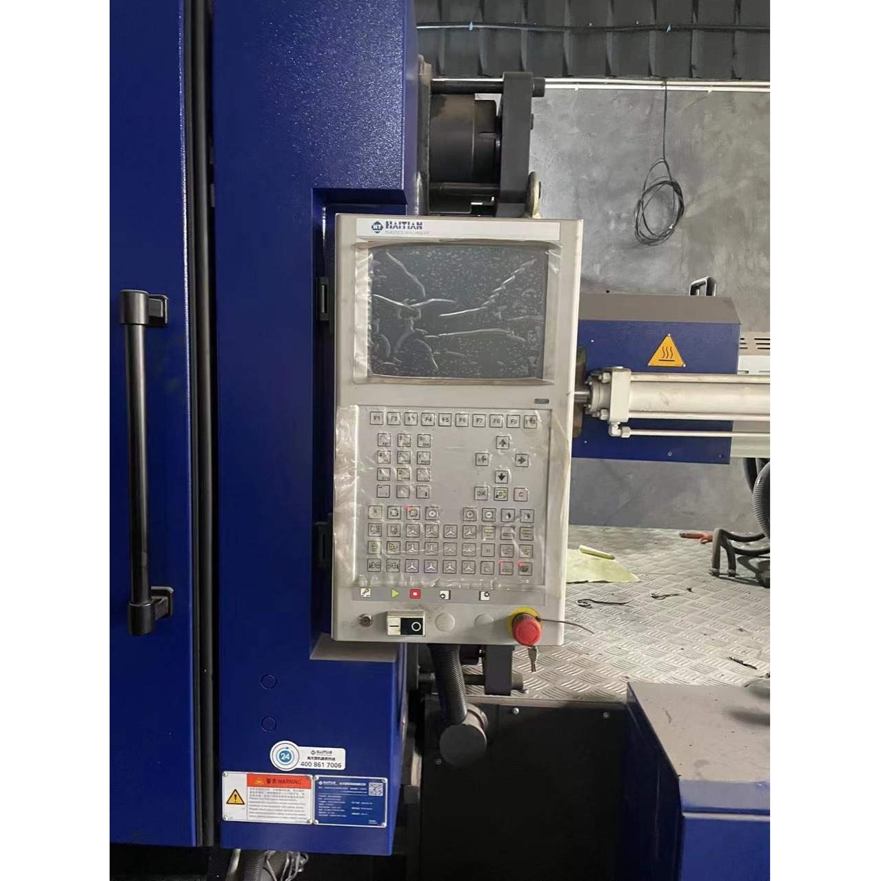 工厂现场处理2020年海天470，2S注塑机 卧式注塑机 机器只试产过9