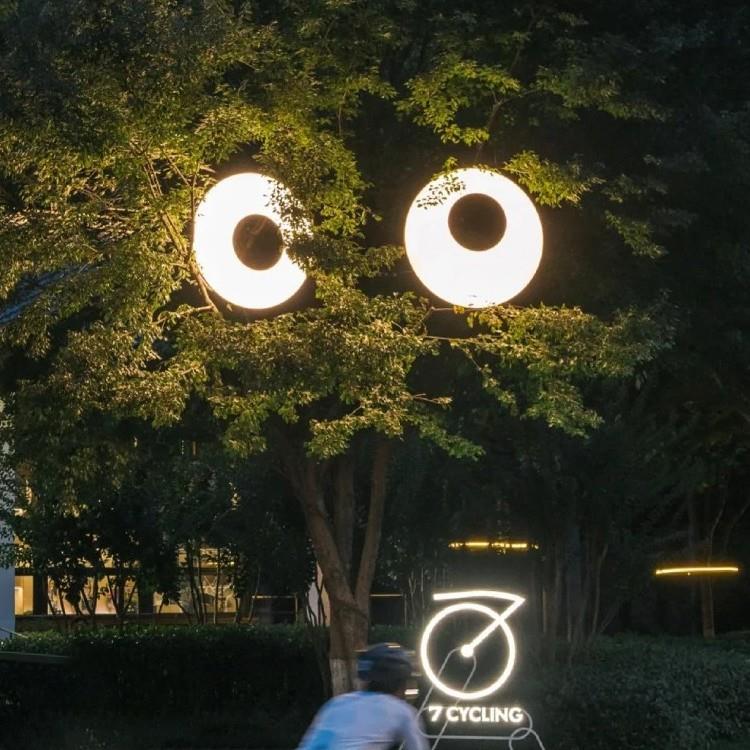 户外动态精灵之大眼睛灯网红树木上门头广告装饰旋转会动的眼睛灯